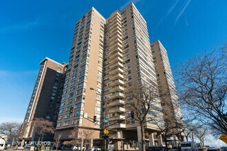 Building Photo - 6301 N Sheridan Rd
