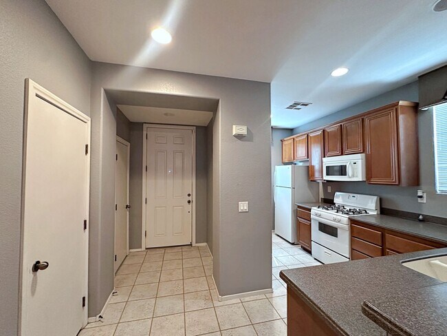 Foto del edificio - 5241 Pendergrass St