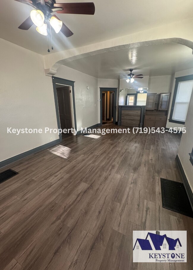 Foto del edificio - Dog Friendly!!! Centrally Located - House with 2 Bedroom/1 Bath - $1000/$1000