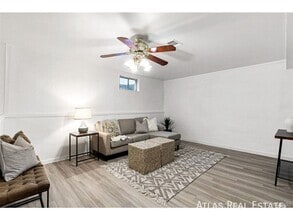 Building Photo - 960 W 70th Pl