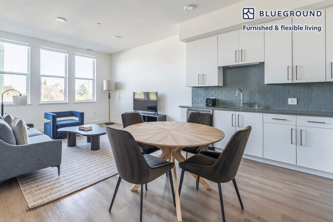 Building Photo - 261 El Camino Real