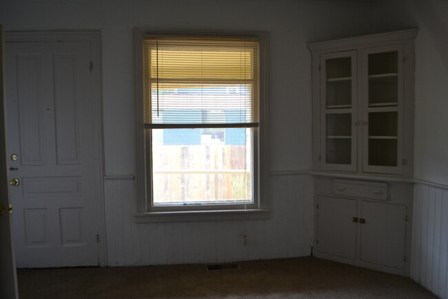 Building Photo - 521 S Westnedge Ave