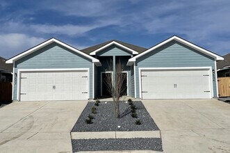 Building Photo - 632 Heathers Wy