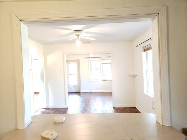 Building Photo - 109 Lincoln Ave