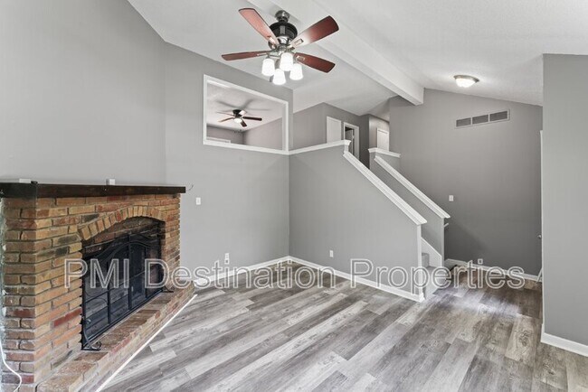 Foto del edificio - 10717 Stark Ave