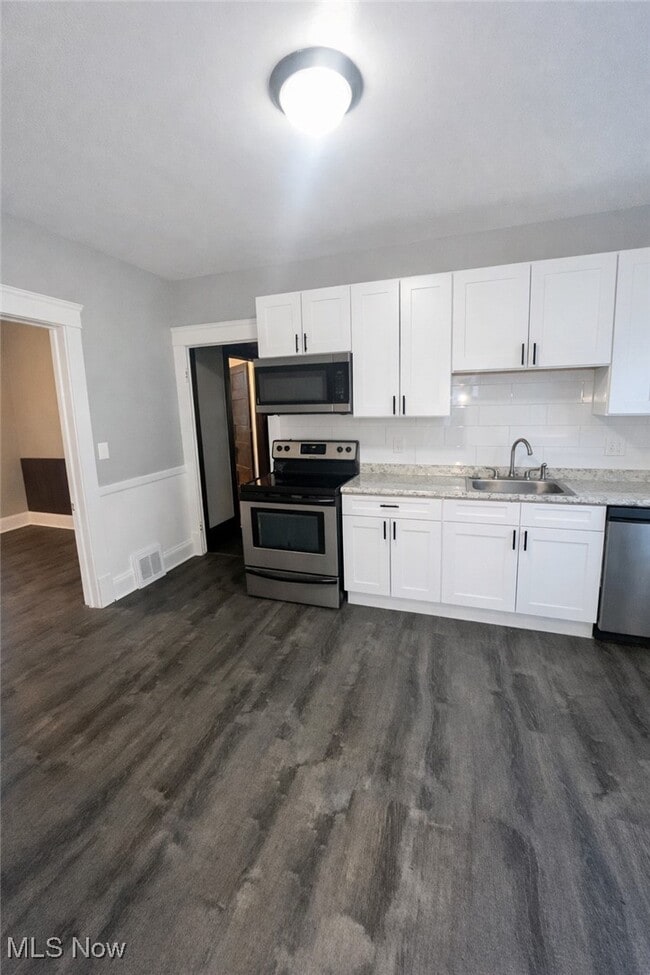 Building Photo - 4415 Pearse Ave