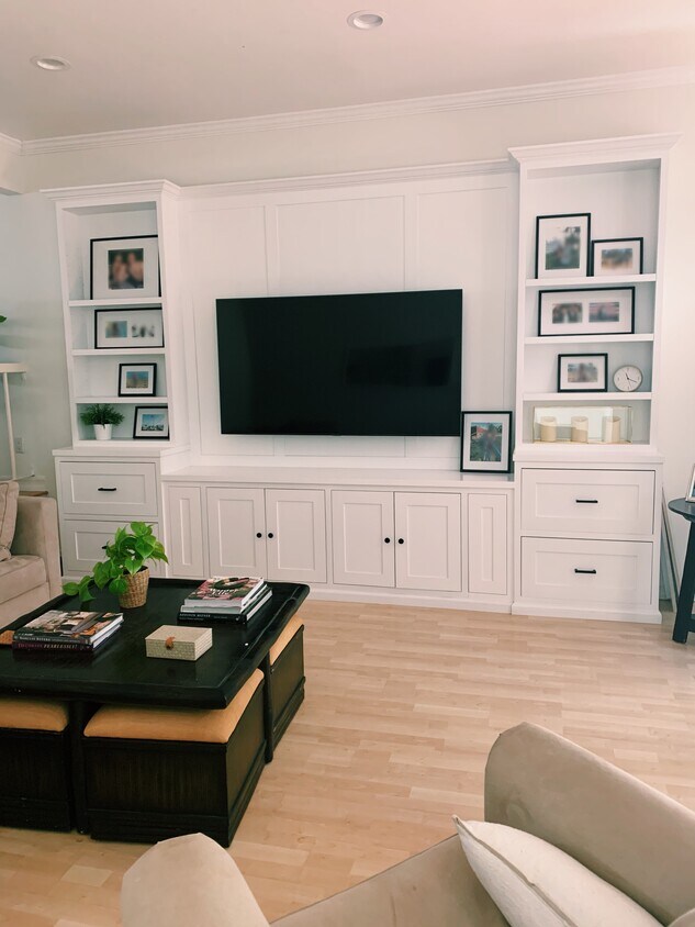 Living room - 17141 Palisades Cir