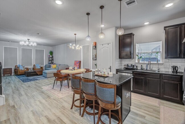 Foto del edificio - 2319 Gentle Breeze Ln