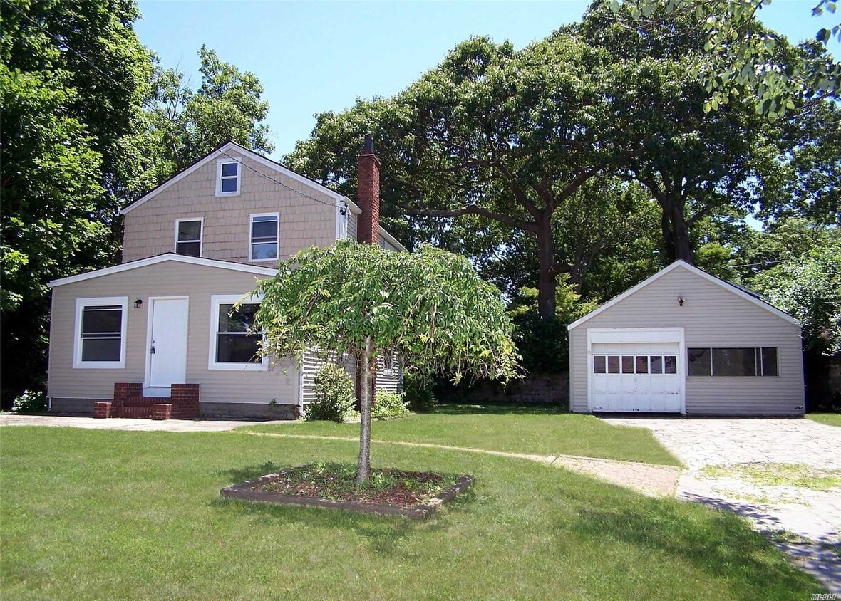 130 Shore Dr, Sound Beach, NY 11789 House Rental in Sound Beach, NY