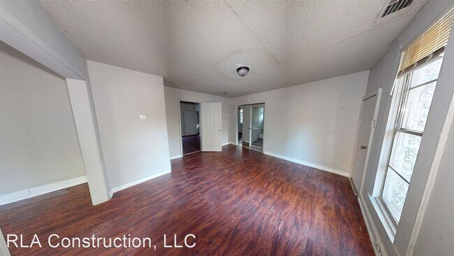 Building Photo - 3 br, 2 bath House - 206 S. Spruce