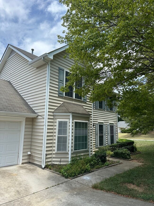3 Bedrooms and 2.5 Bathroom - 3 Bedrooms and 2.5 Bathroom House