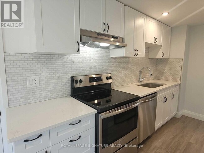 Building Photo - 726 Grandview Dr