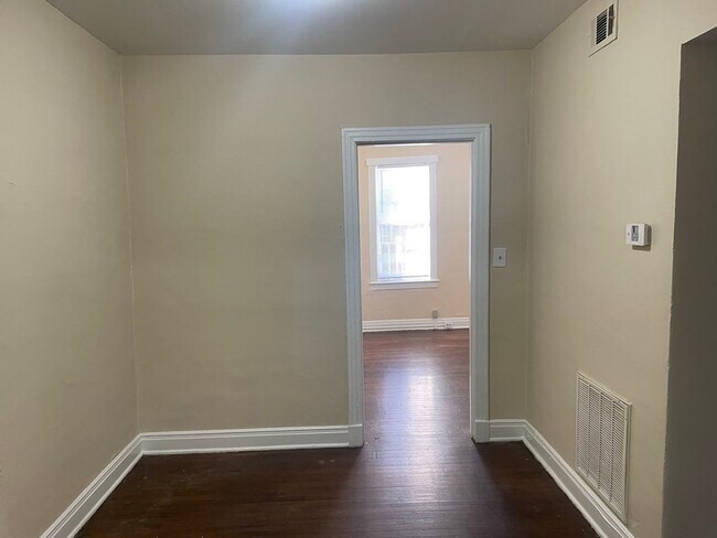 Foto del edificio - 1302 Court Ave