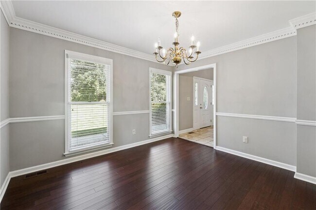Foto del edificio - 3761 Ridge Rd SE