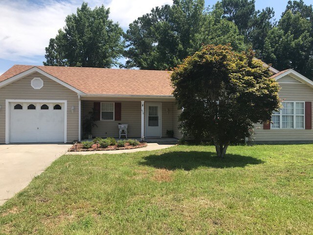 Primary Photo - 910 Castlewood Dr