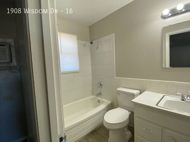 Foto del edificio - 1908 Wisdom Dr