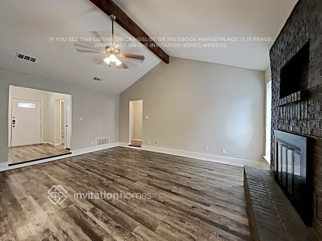 Foto del edificio - 717 Lynne Ln