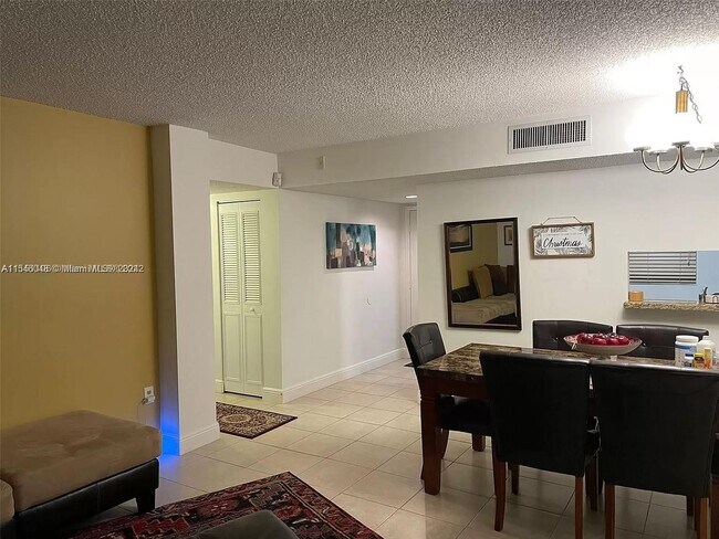 Foto del edificio - 8065 SW 107th Ave