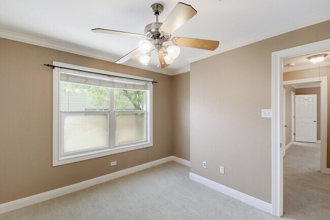 Foto del edificio - 1507 Elton Ln