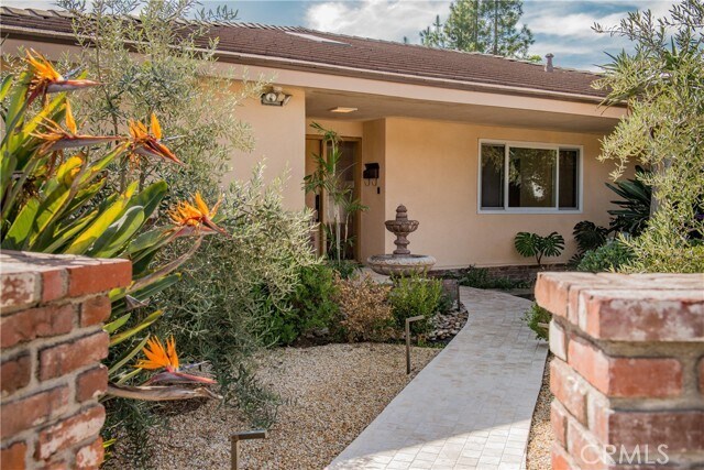 Foto del edificio - 13104 Magnolia Blvd