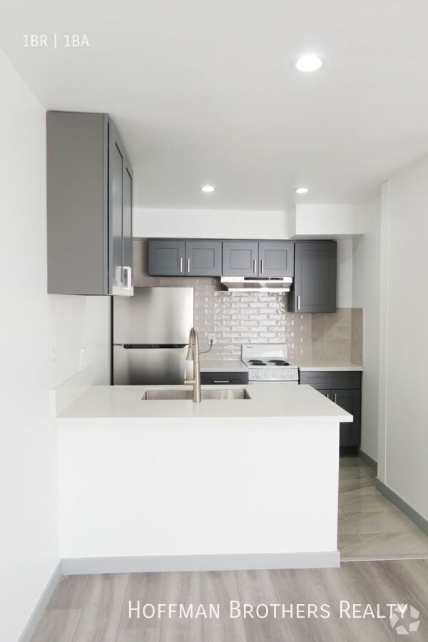 Building Photo - 1603 N Poinsettia Pl