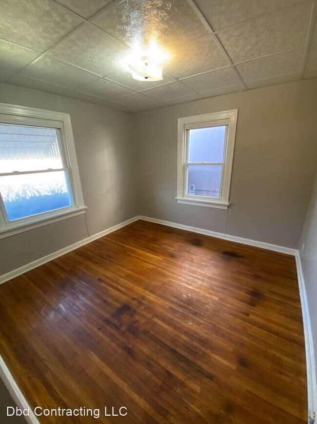 Building Photo - 3 br, 1.5 bath House - 2915 Smith St