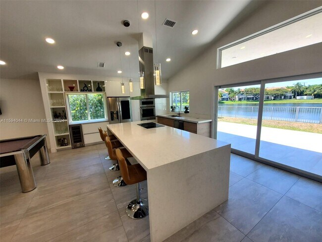 Building Photo - 924 Stanton Dr