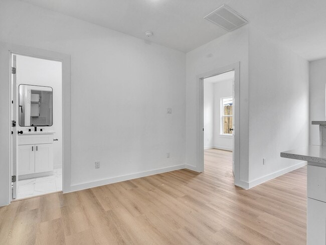 Photo - Brand New 3-Bedroom Duplex in Houston House