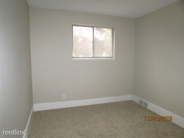 Building Photo - 1 br, 1 bath  - 12062 Klinger St Upper Unit