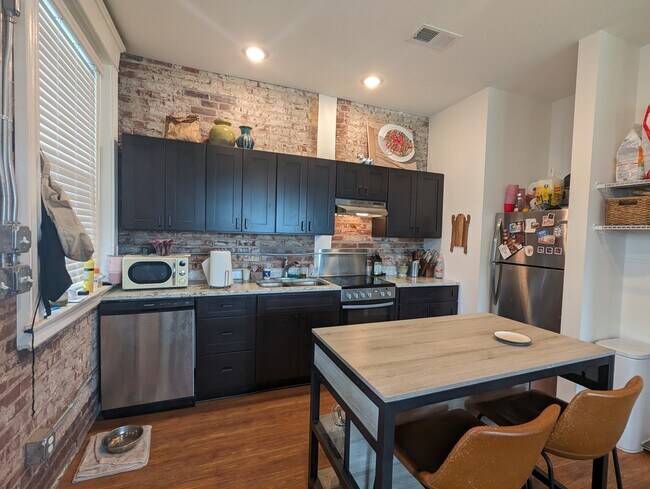 Building Photo - 2201 Lexington Ave