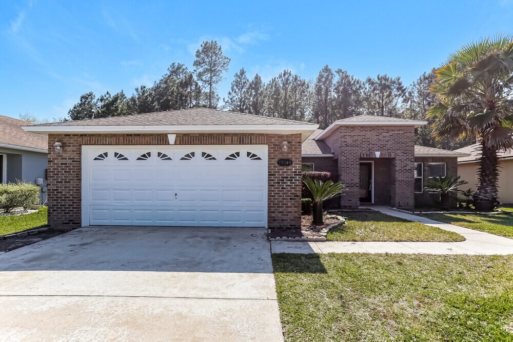 Primary Photo - 75245 Ravenwood Dr