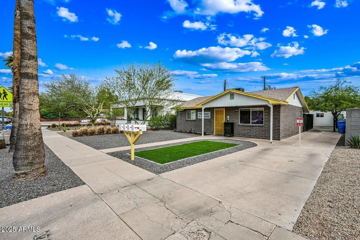Primary Photo - 1241 E McKinley St