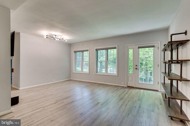 Foto del edificio - 3234 Gunston Rd