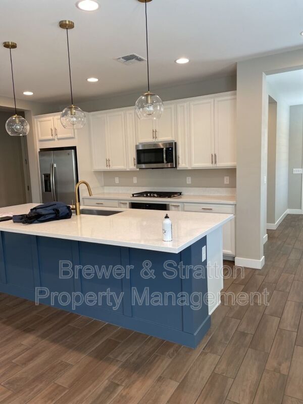 Building Photo - 20898 E Cattle Dr