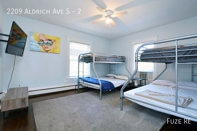 Foto del edificio - 2209 Aldrich Ave S
