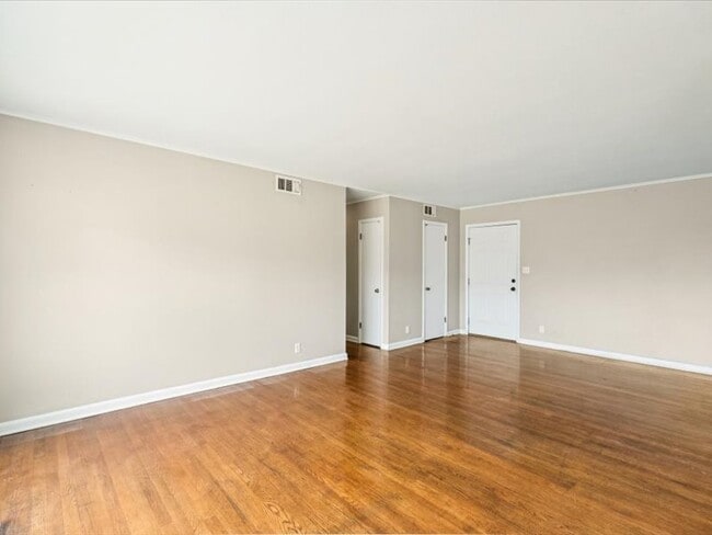 Foto del edificio - 2607 S Maplewood Ave