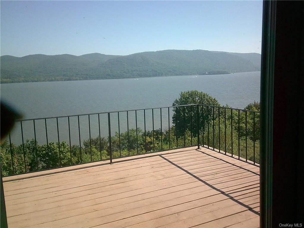 Primary Photo - 735 Hewitt Ln