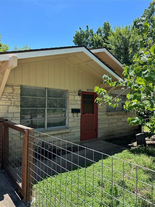 Foto principal - 4503 Clawson Rd