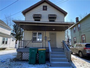 Building Photo - 5161 Greenhurst Dr