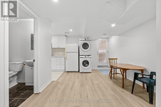 Photo du bâtiment - 5554 Churchill Meadows Blvd