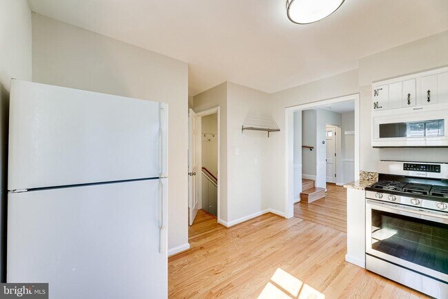 Foto del edificio - 2414 Key Blvd