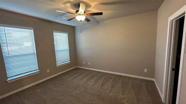 Building Photo - 9832 Grosbeak Ln