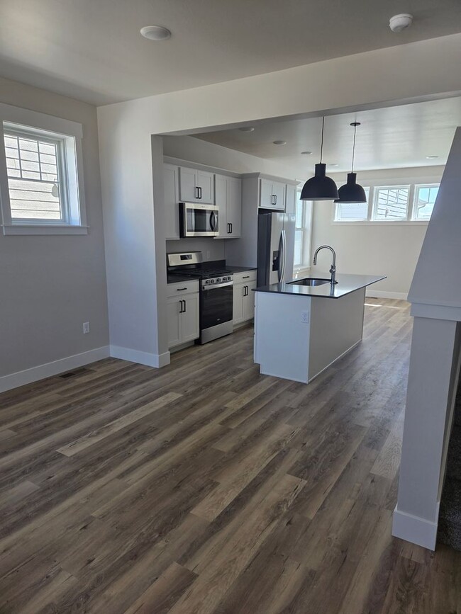 Building Photo - Brand new 2 bed 2 bath home in Annafeld su...