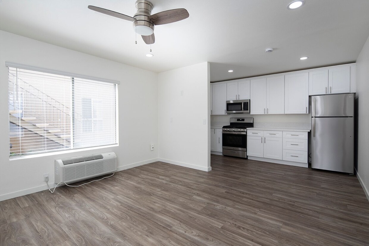 Building Photo - Four Winds Apartments