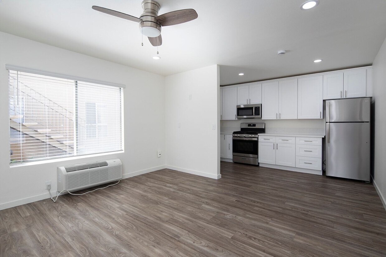 Foto del edificio - Four Winds Apartments