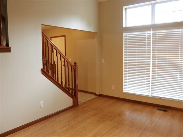 Building Photo - 6595 Brick Court