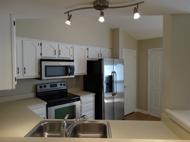 Building Photo - 3416 Armitage Dr