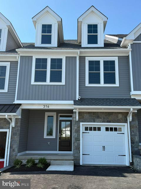 Building Photo - 316 Foxtail Ln