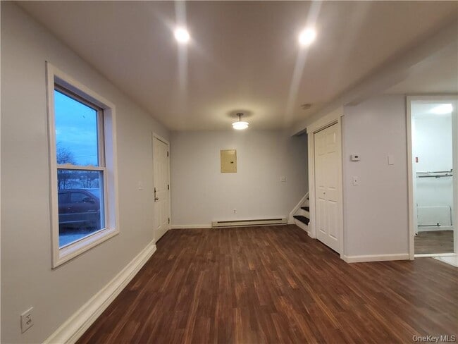 Building Photo - 24 Orange Ln