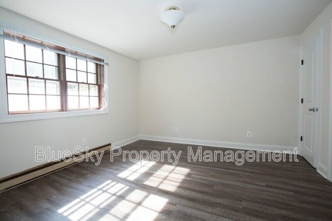 Building Photo - 253 Stribling Ave